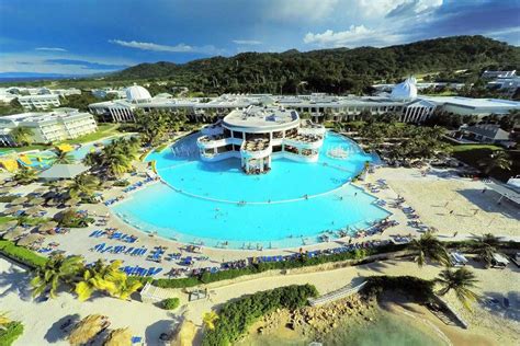 grand palladium lady hamilton resort & spa.